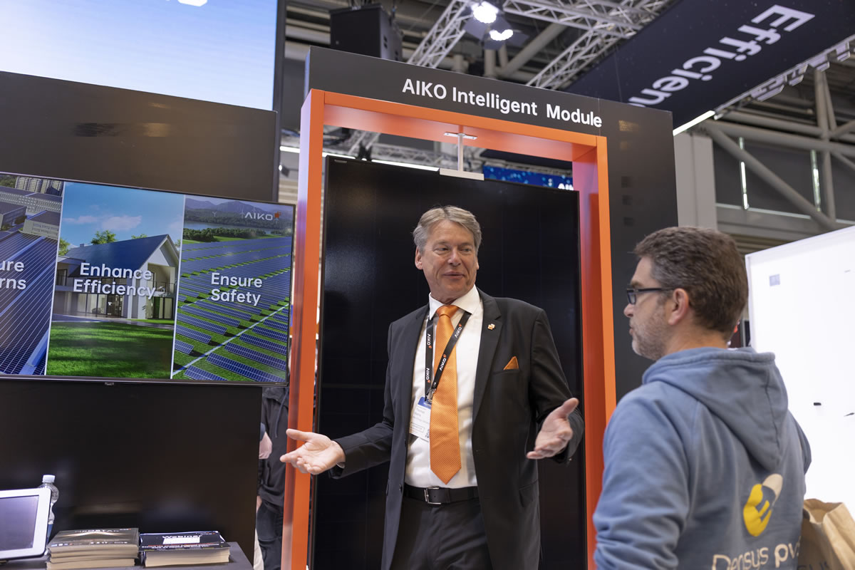 太阳GG携“黑科技”新品亮相Intersolar展