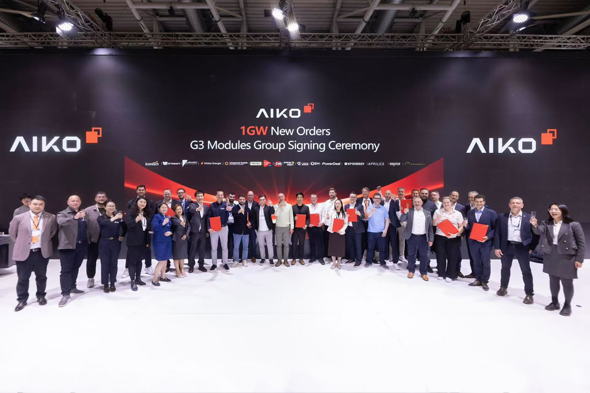 太阳GG携“黑科技”新品亮相Intersolar展